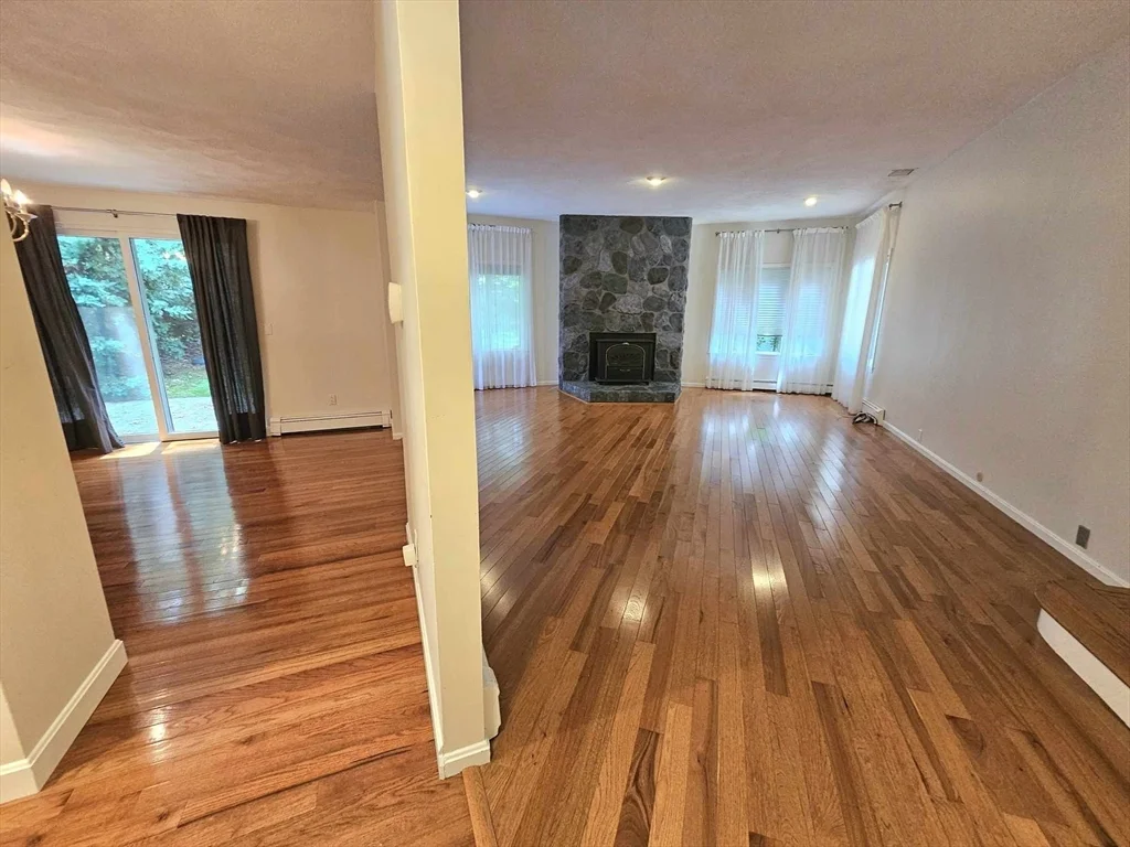 5 bed, 3 bath apartment for rent at 539 Worcester St Unit 539, Wellesley — photo 4 of 42