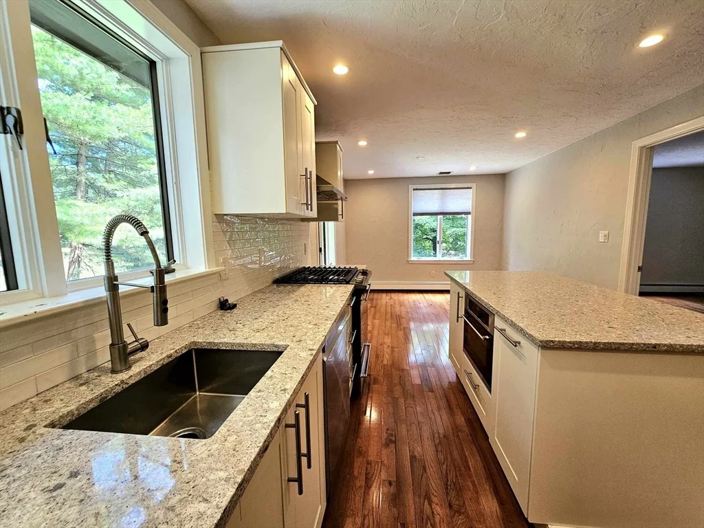 5 bed, 3 bath apartment for rent at 539 Worcester St Unit 539, Wellesley — photo 8 of 42