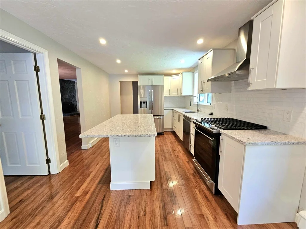 5 bed, 3 bath apartment for rent at 539 Worcester St Unit 539, Wellesley — photo 11 of 42