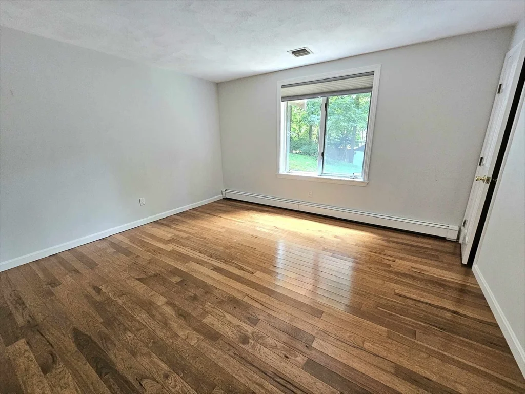 5 bed, 3 bath apartment for rent at 539 Worcester St Unit 539, Wellesley — photo 20 of 42