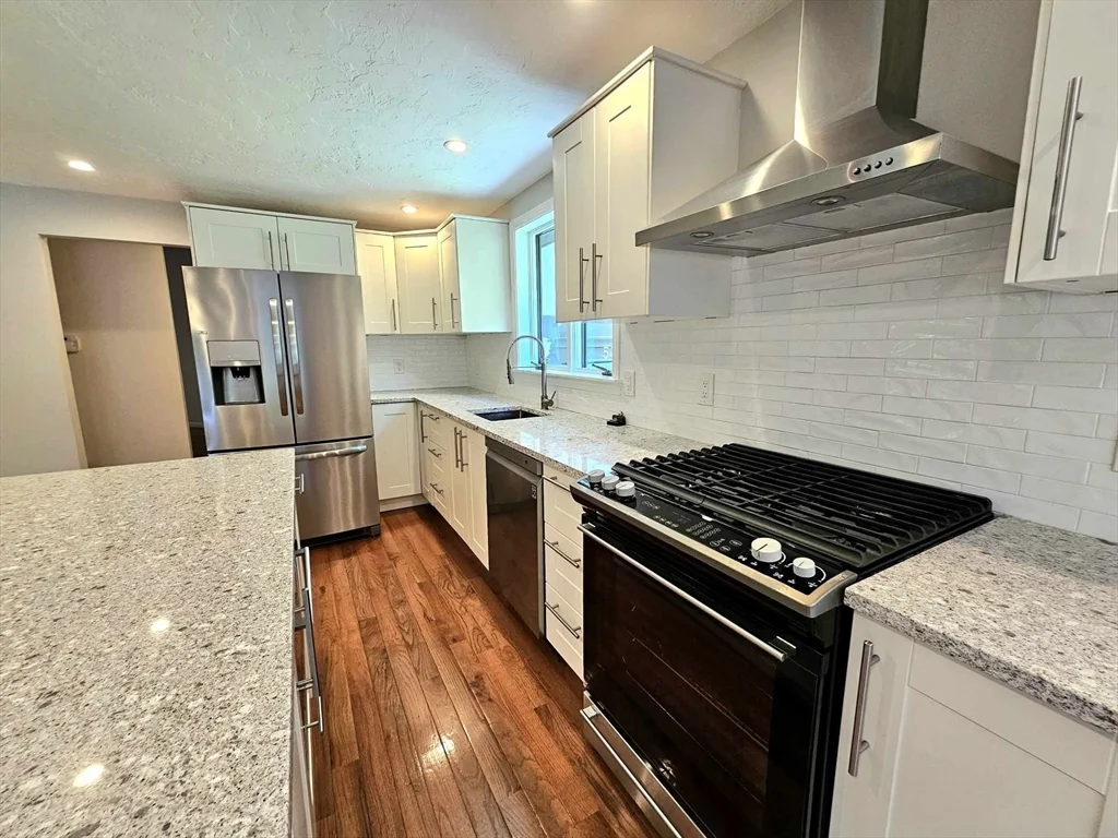 5 bed, 3 bath apartment for rent at 539 Worcester St Unit 539, Wellesley — photo 9 of 42