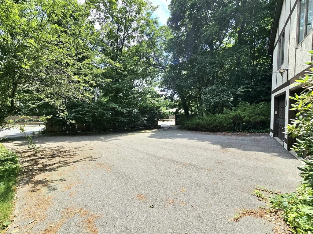 5 bed, 3 bath apartment for rent at 539 Worcester St Unit 539, Wellesley — photo 41 of 42