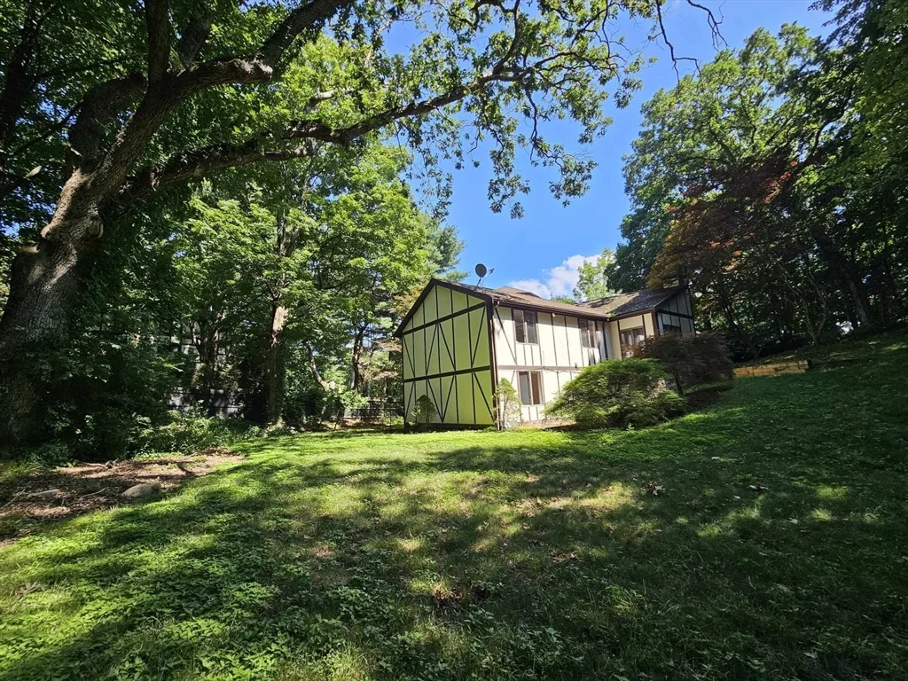 5 bed, 3 bath apartment for rent at 539 Worcester St Unit 539, Wellesley — photo 39 of 42