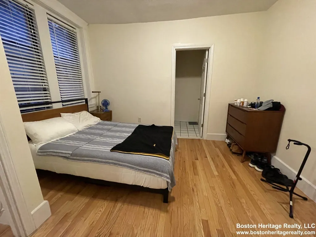 1 bed, 1 bath apartment for rent at 54 Burbank St Unit 15, Fenway — photo 3 of 4