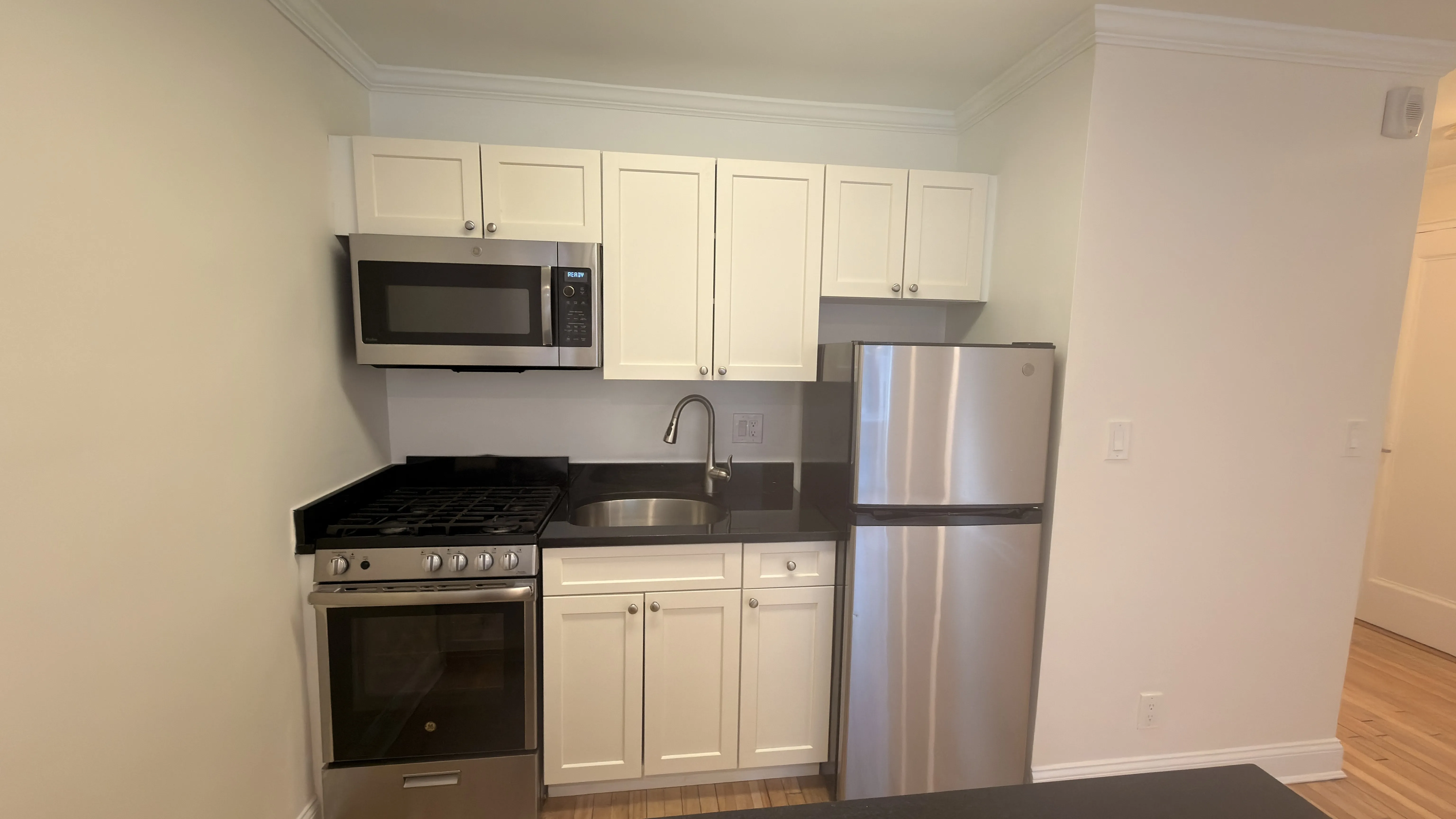 1 bed, 1 bath apartment for rent at 54 Alton Pl Unit 1D, Coolidge Corner — photo 4 of 18