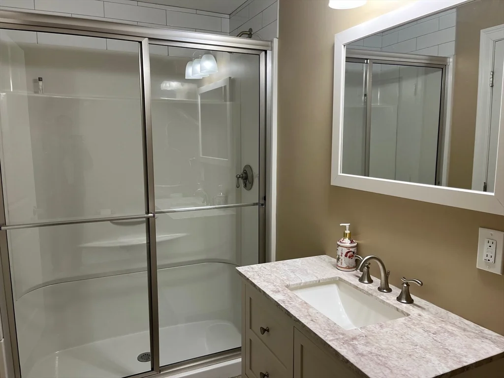 4 bed, 4+ bath apartment for rent at 54 Ashcroft Rd Unit 54, Sharon — photo 18 of 22