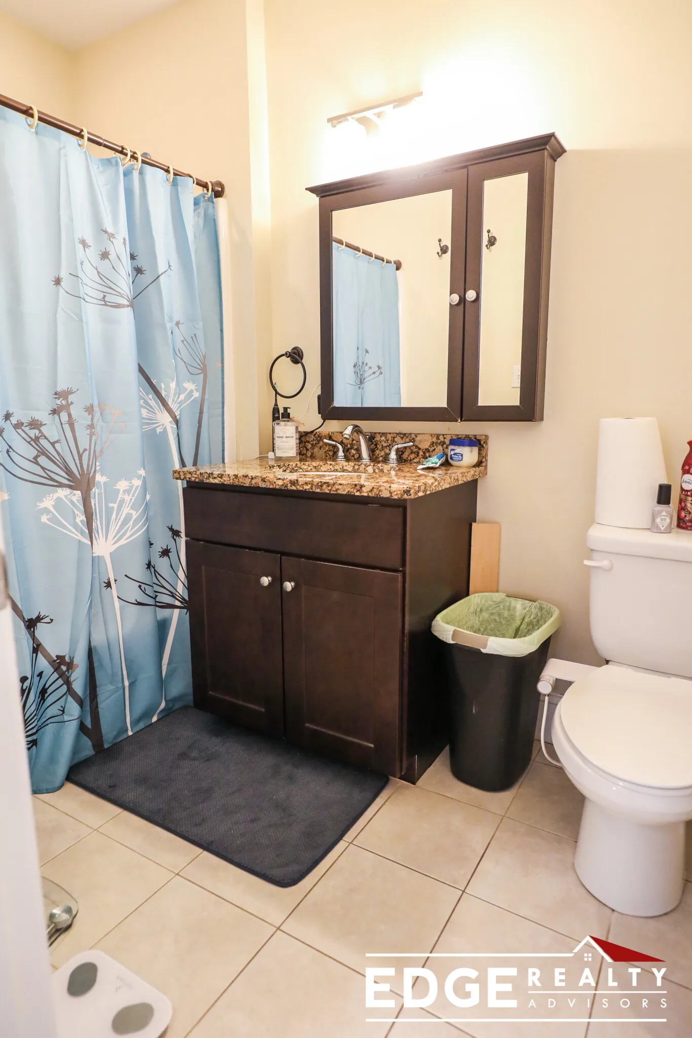 4 bed, 2 bath apartment for rent at 54 Atkins St Unit 1, Oak Square — photo 9 of 10