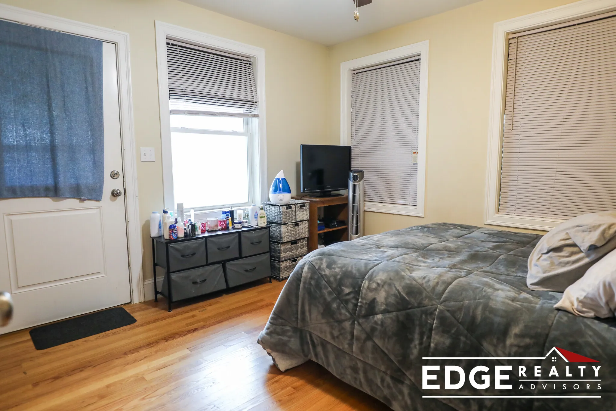 4 bed, 2 bath apartment for rent at 54 Atkins St Unit 1, Oak Square — photo 8 of 10