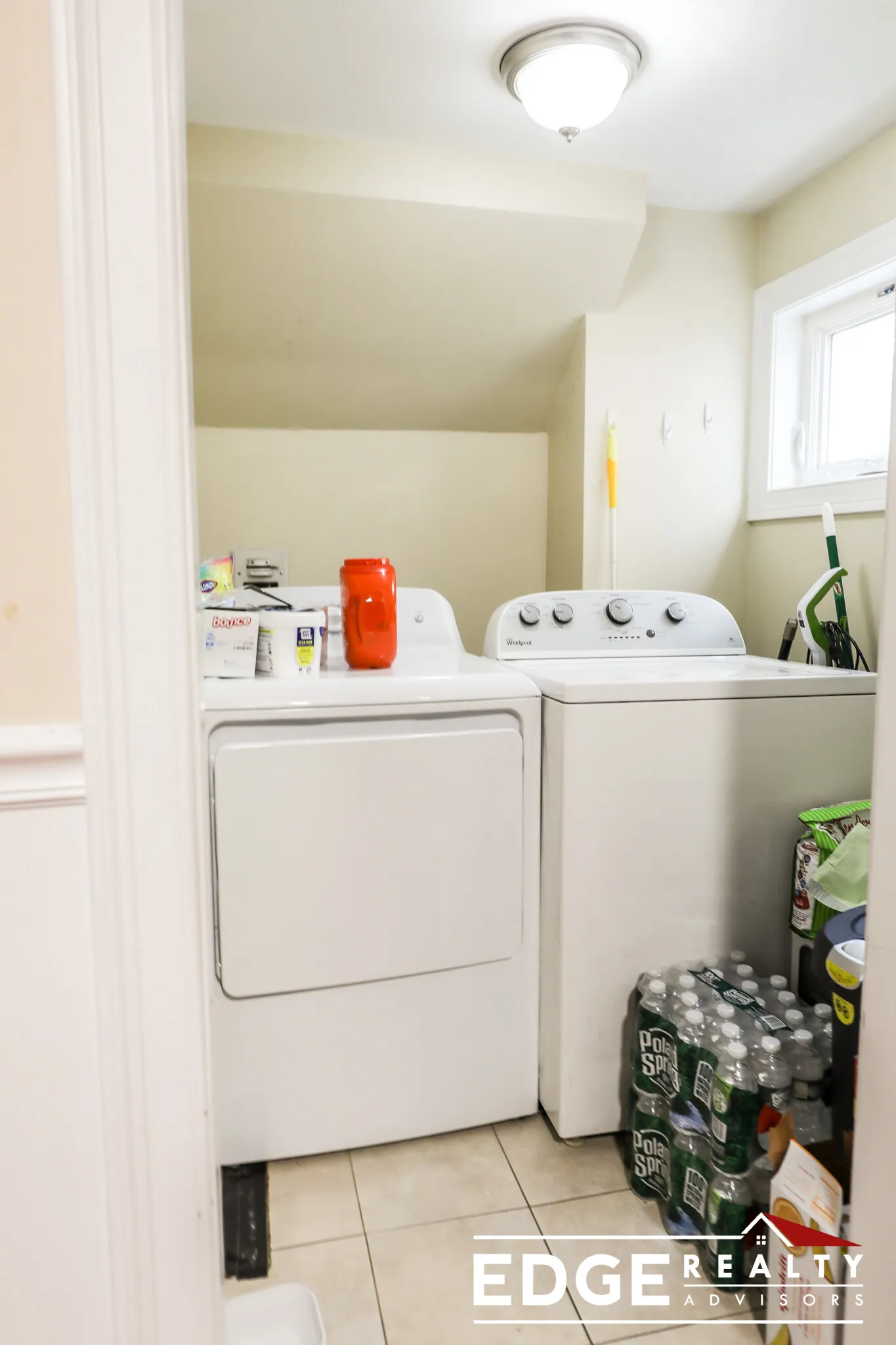 4 bed, 2 bath apartment for rent at 54 Atkins St Unit 1, Oak Square — photo 4 of 10