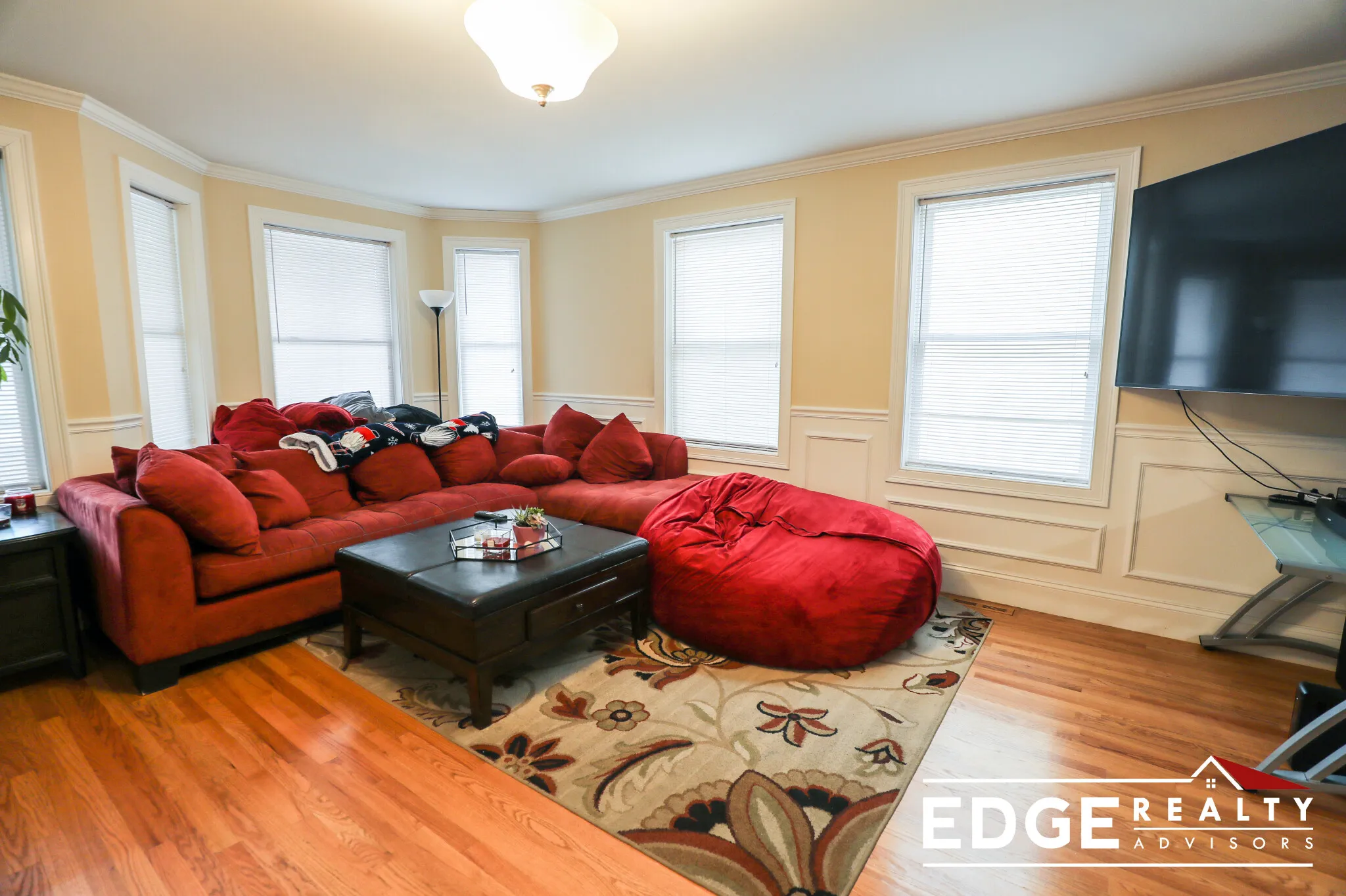 4 bed, 2 bath apartment for rent at 54 Atkins St Unit 1, Oak Square — photo 3 of 10