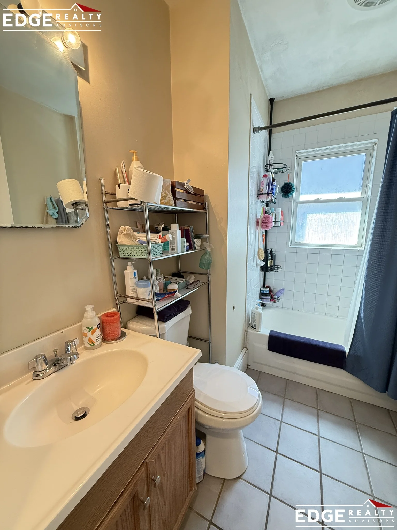3 bed, 1 bath apartment for rent at 54 Atkins St Unit 2, Oak Square — photo 6 of 9