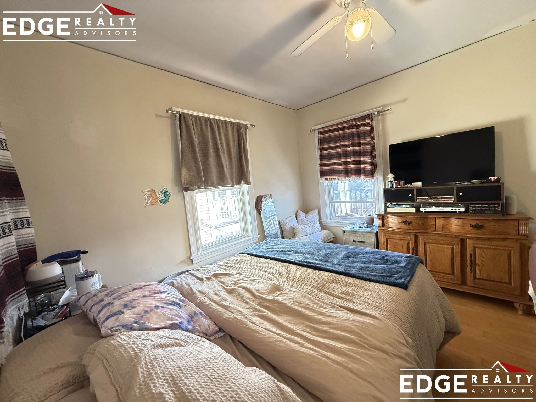 3 bed, 1 bath apartment for rent at 54 Atkins St Unit 2, Oak Square — photo 5 of 9