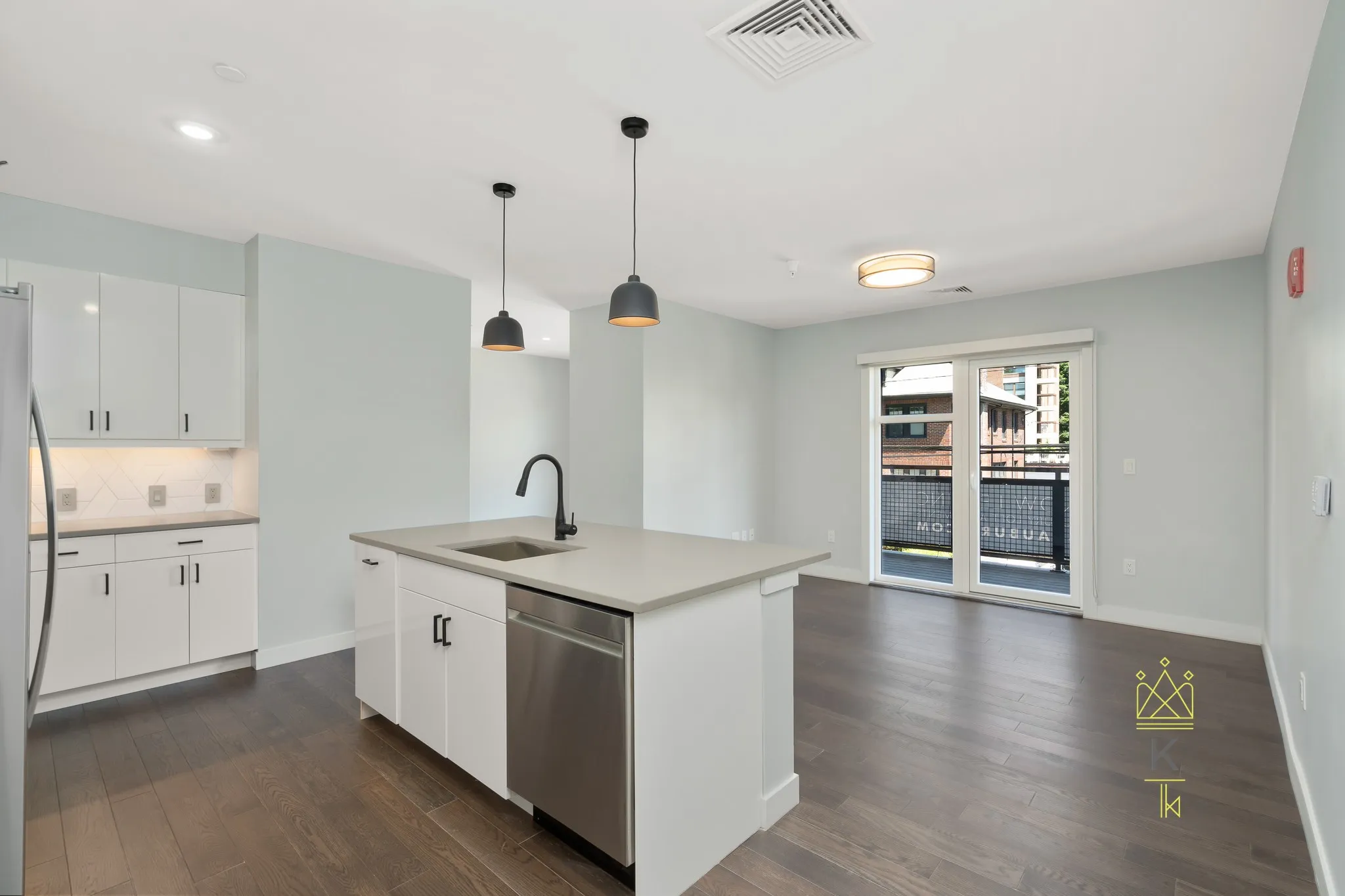 1.5 bed, 2 bath apartment for rent at 54 Auburn St Unit 200, Coolidge Corner — photo 1 of 15