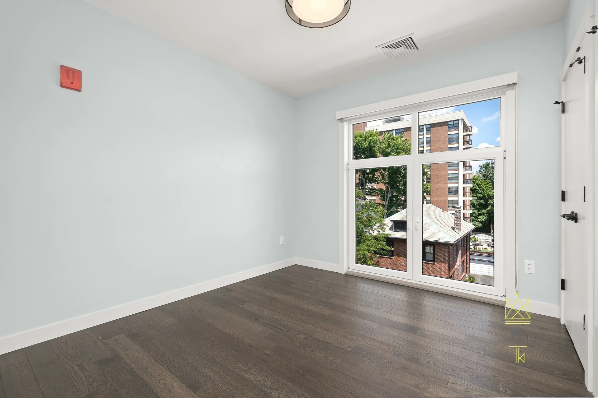 2 bed, 2 bath apartment for rent at 54 Auburn St Unit 400, Coolidge Corner — photo 5 of 16