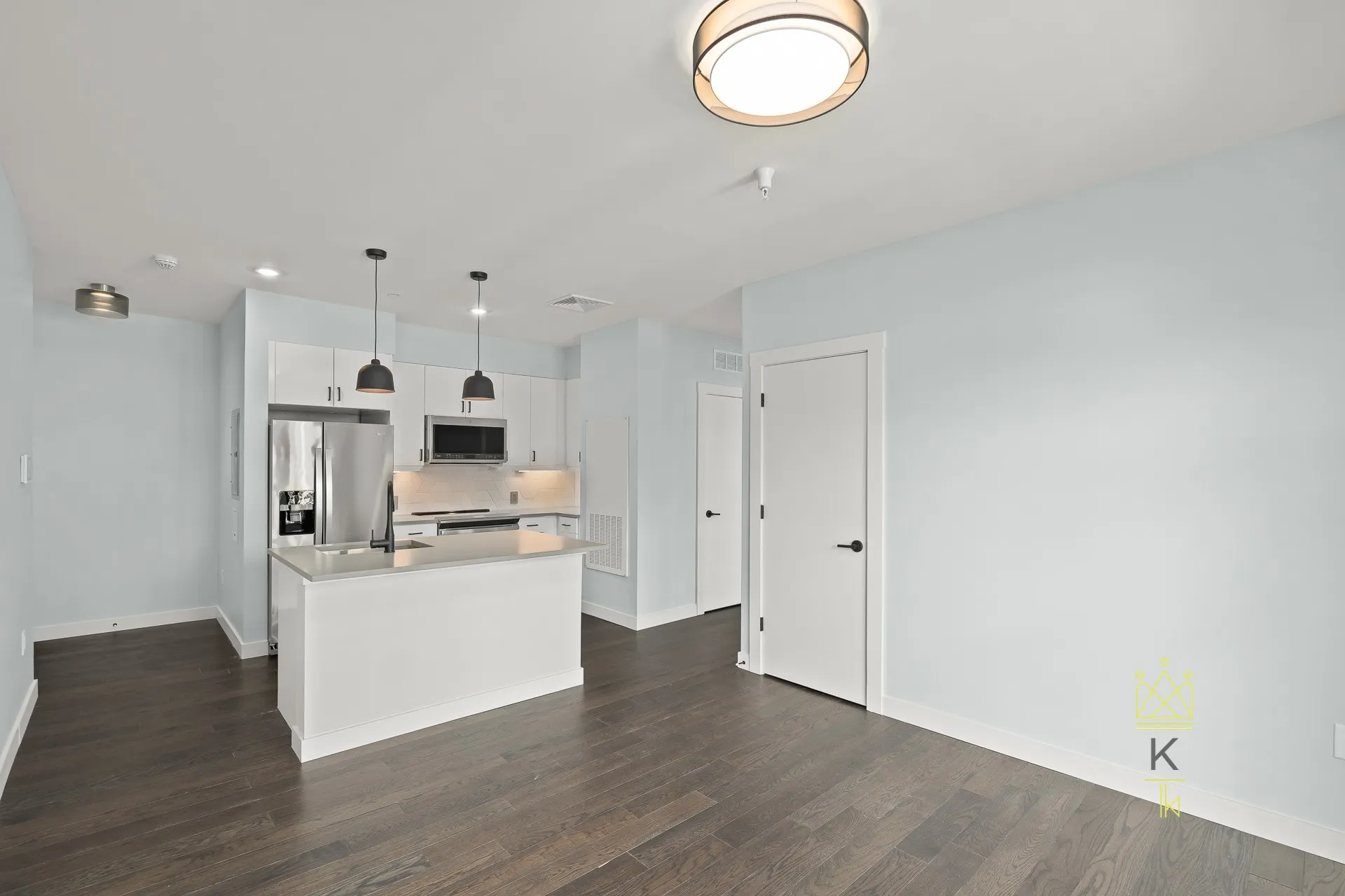 2 bed, 2 bath apartment for rent at 54 Auburn St Unit 400, Coolidge Corner — photo 3 of 16