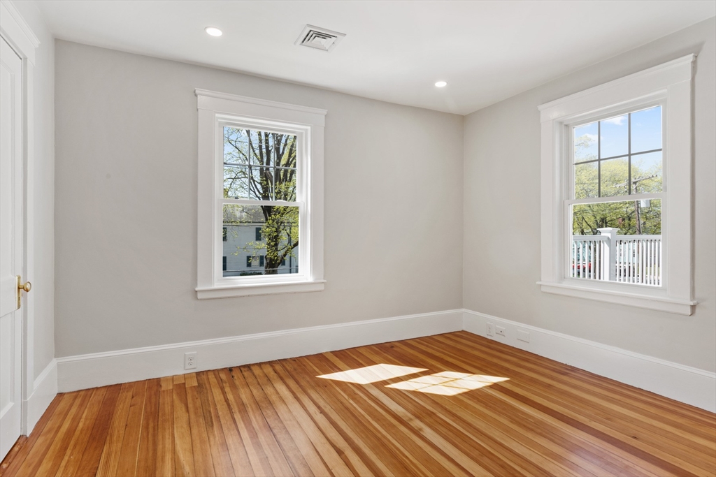 2 bed, 1 bath apartment for rent at 54 Balmoral St Unit 54, Andover — photo 6 of 7