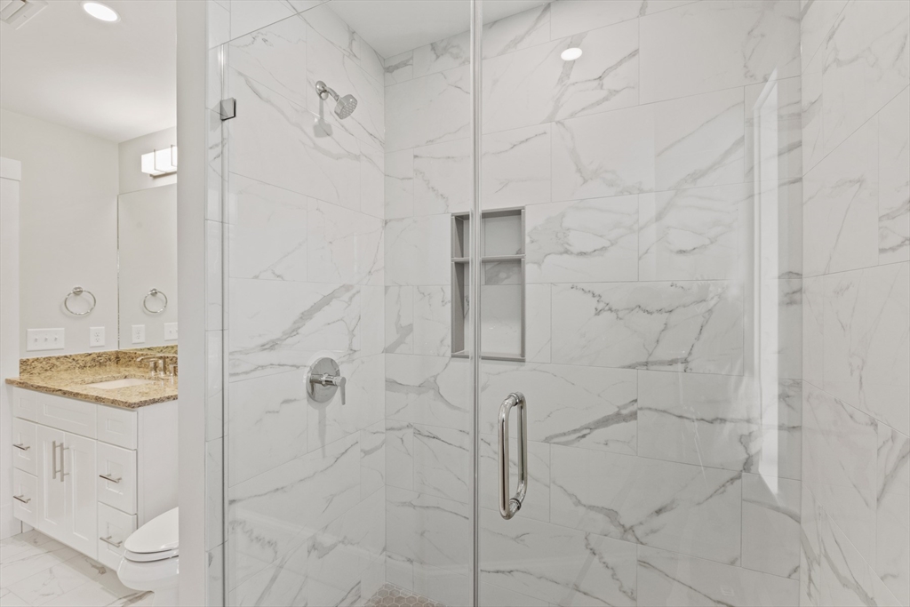 2 bed, 1 bath apartment for rent at 54 Balmoral St Unit 54, Andover — photo 3 of 7