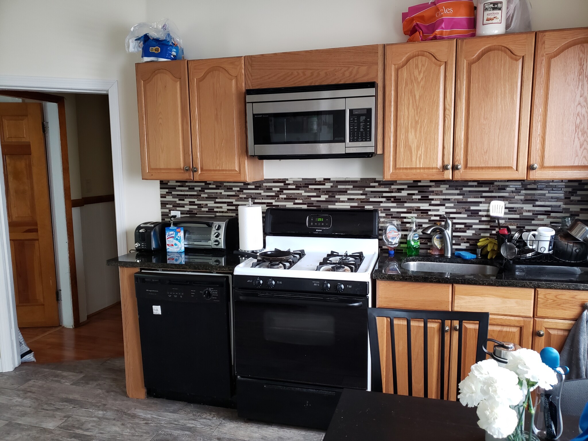 4 bed, 1.5 bath apartment for rent at 54 Beacon St Unit 2, Inman Square — photo 4 of 15