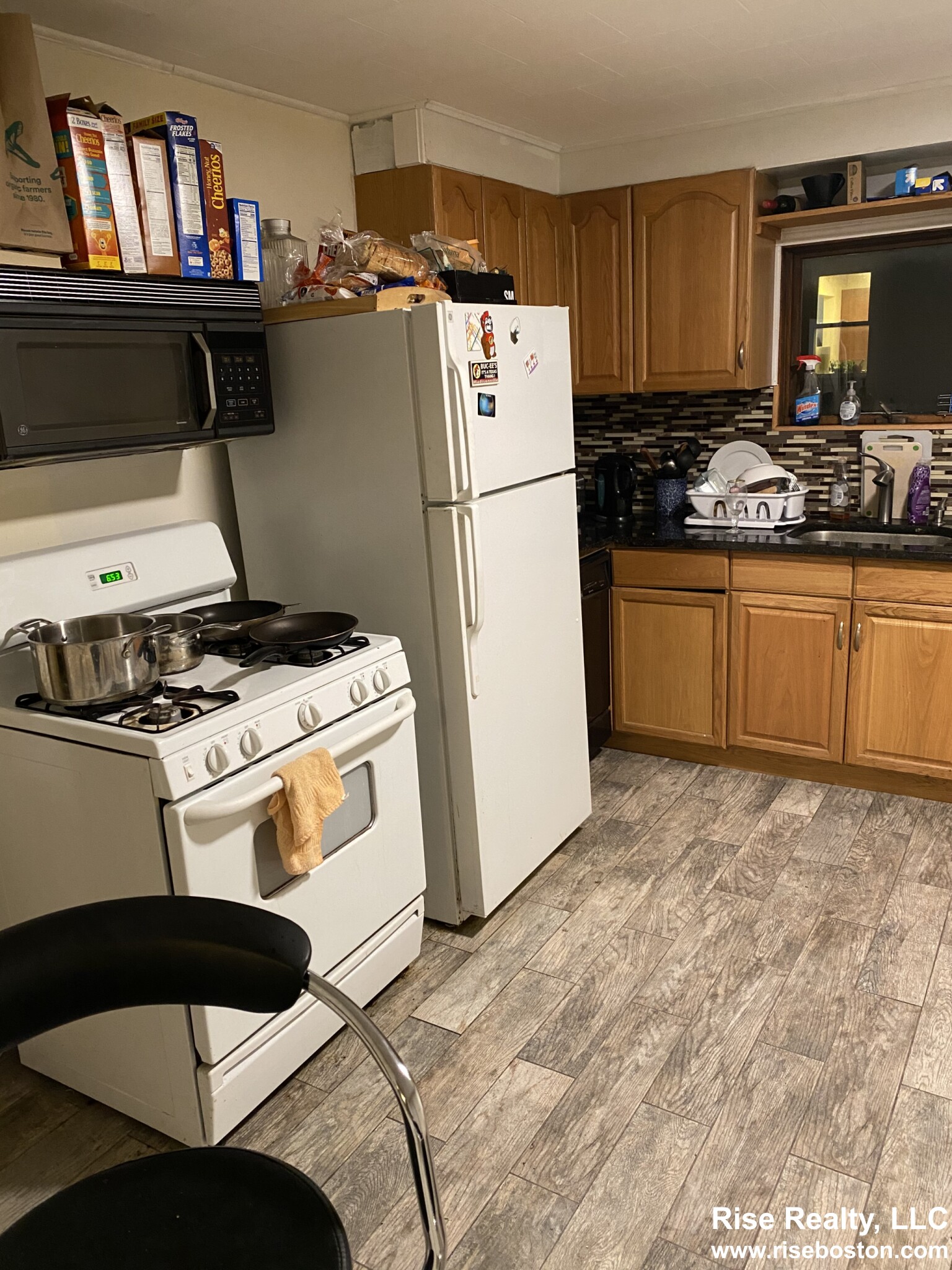 3 bed, 1.5 bath apartment for rent at 54 Beacon St Unit 3, Ward Two — photo 3 of 13