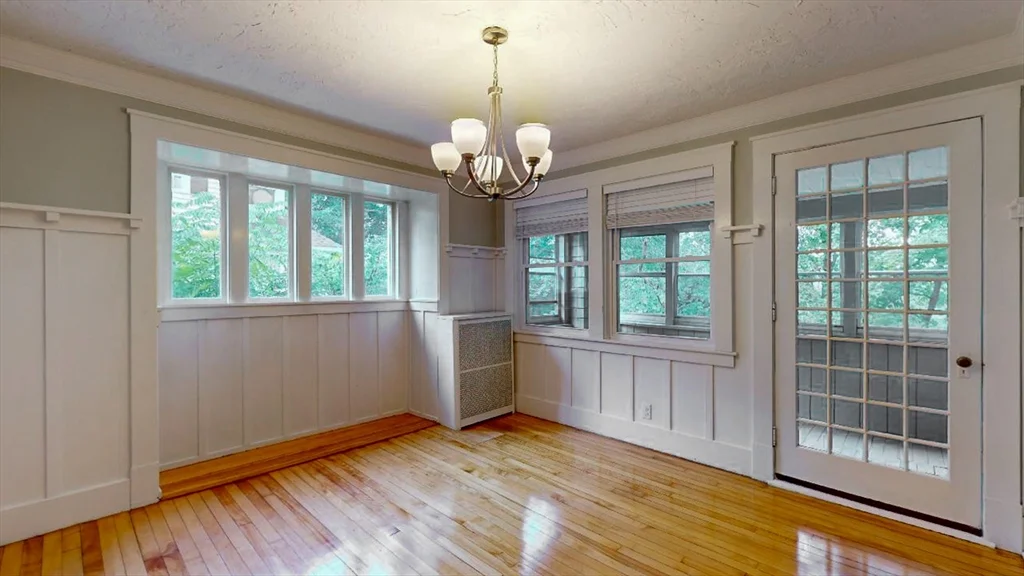 4 bed, 1 bath apartment for rent at 54 Beeching St Unit Left, Worcester — photo 9 of 26