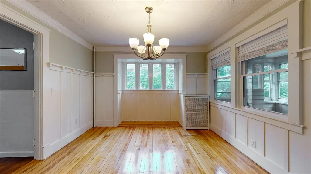 4 bed, 1 bath apartment for rent at 54 Beeching St Unit Left, Worcester — photo 7 of 26