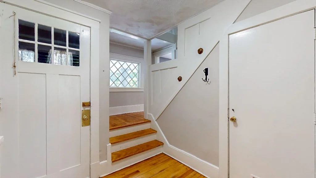 4 bed, 1 bath apartment for rent at 54 Beeching St Unit Left, Worcester — photo 16 of 26