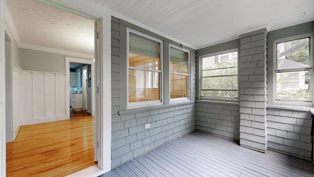 4 bed, 1 bath apartment for rent at 54 Beeching St Unit Left, Worcester — photo 6 of 26