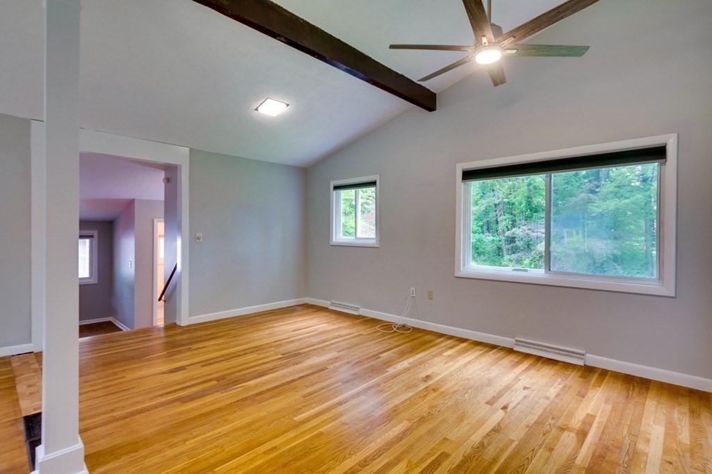 3 bed, 1 bath apartment for rent at 54 Blackmer Rd, Sudbury — photo 3 of 16