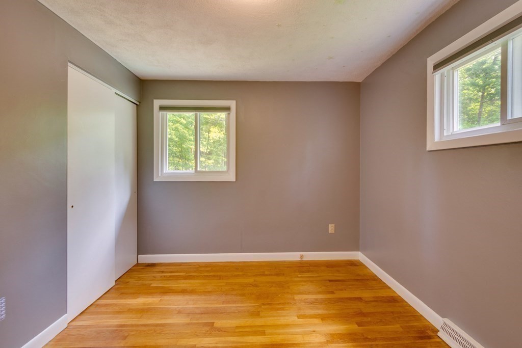 3 bed, 1 bath apartment for rent at 54 Blackmer Rd, Sudbury — photo 8 of 16