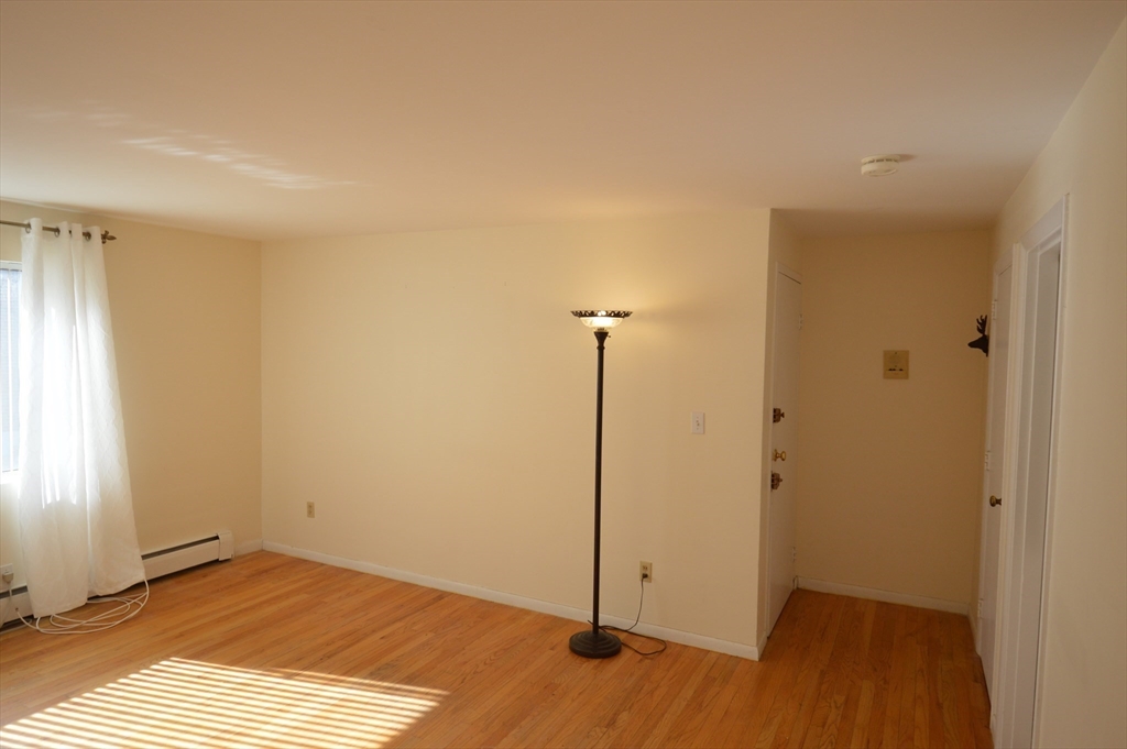 1 bed, 1 bath apartment for rent at 54 Bryon Rd Unit 4, Chestnut Hill — photo 4 of 5