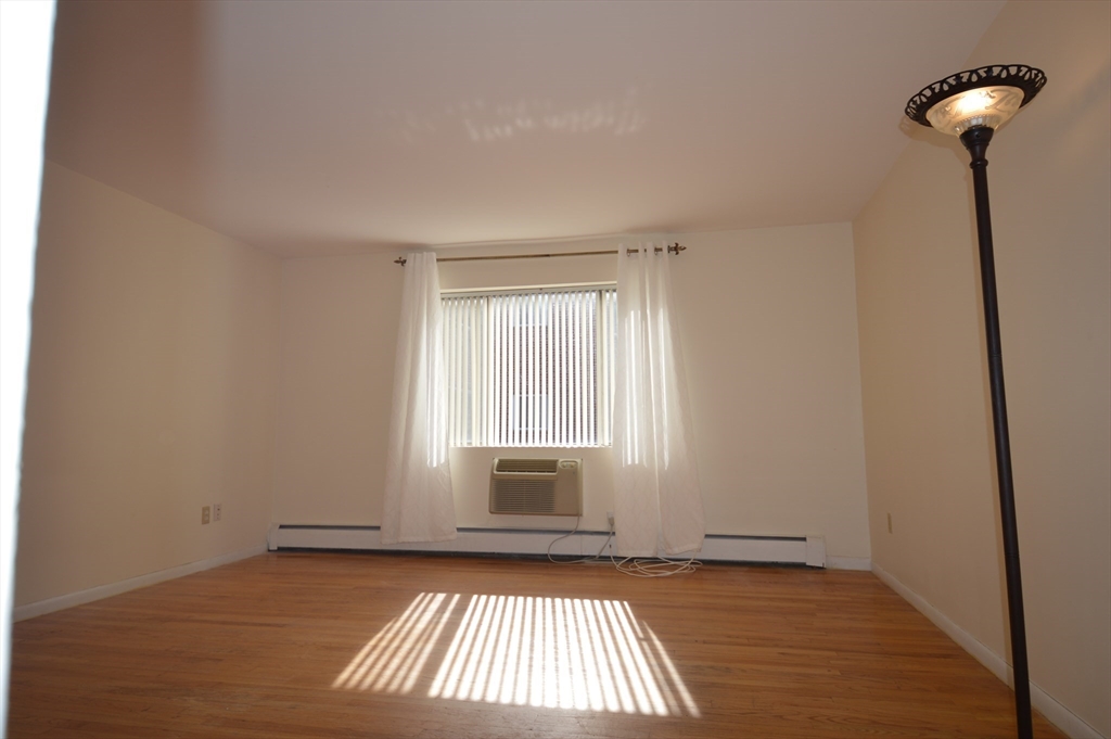 1 bed, 1 bath apartment for rent at 54 Bryon Rd Unit 4, Chestnut Hill — photo 3 of 5