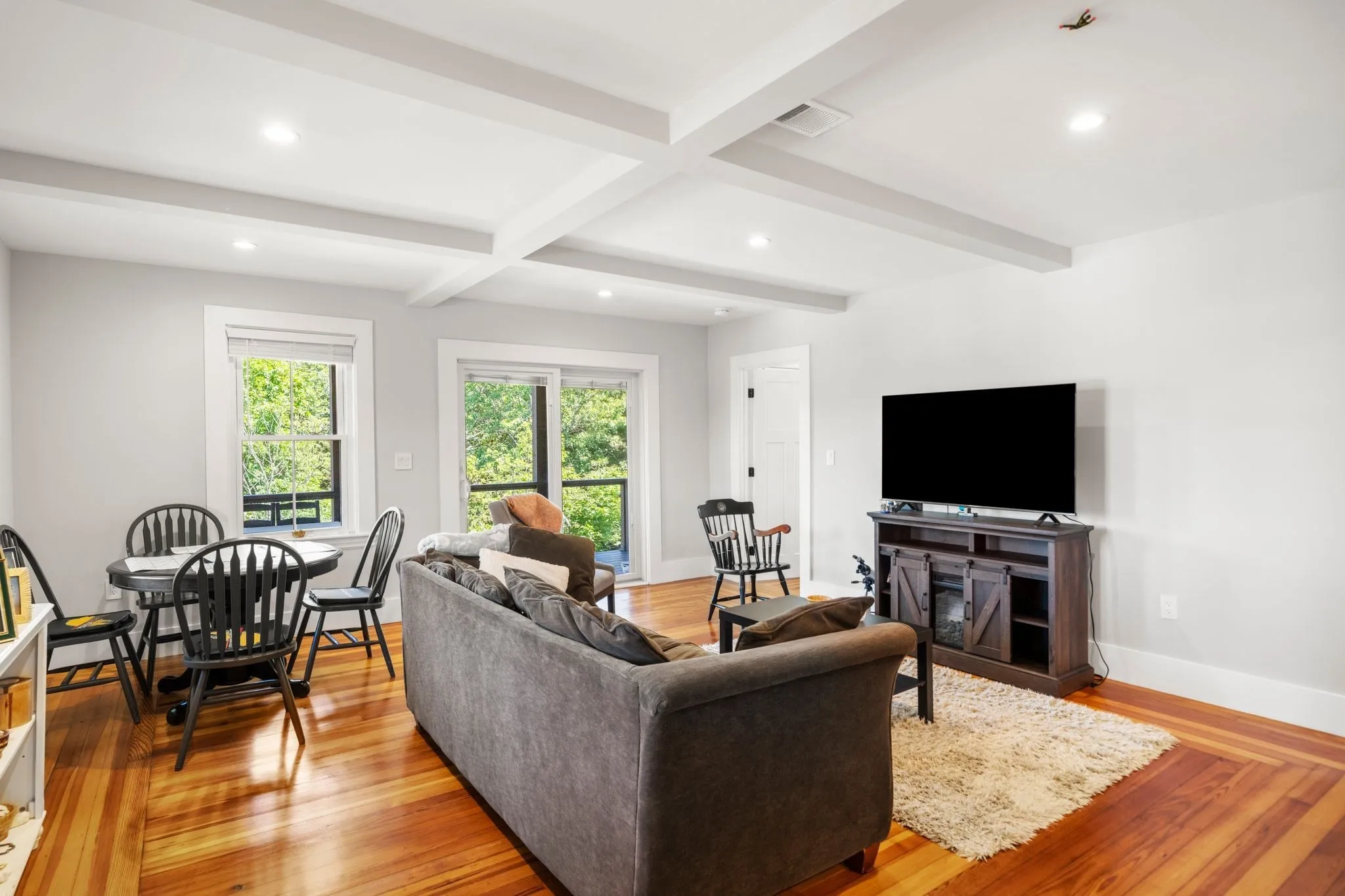 4 bed, 2.5 bath apartment for rent at 54 Canterbury St Unit 1, Hingham — photo 9 of 29
