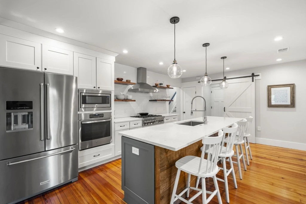 4 bed, 2 bath apartment for rent at 54 Canterbury Unit B, Hingham — photo 8 of 29
