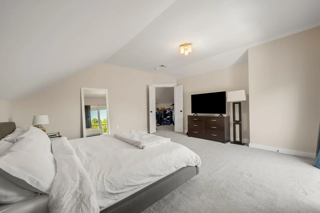 4 bed, 2 bath apartment for rent at 54 Canterbury Unit B, Hingham — photo 22 of 29