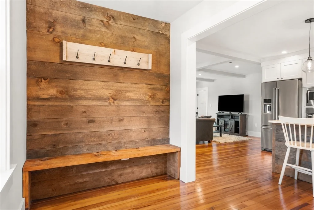 4 bed, 2 bath apartment for rent at 54 Canterbury Unit B, Hingham — photo 5 of 29