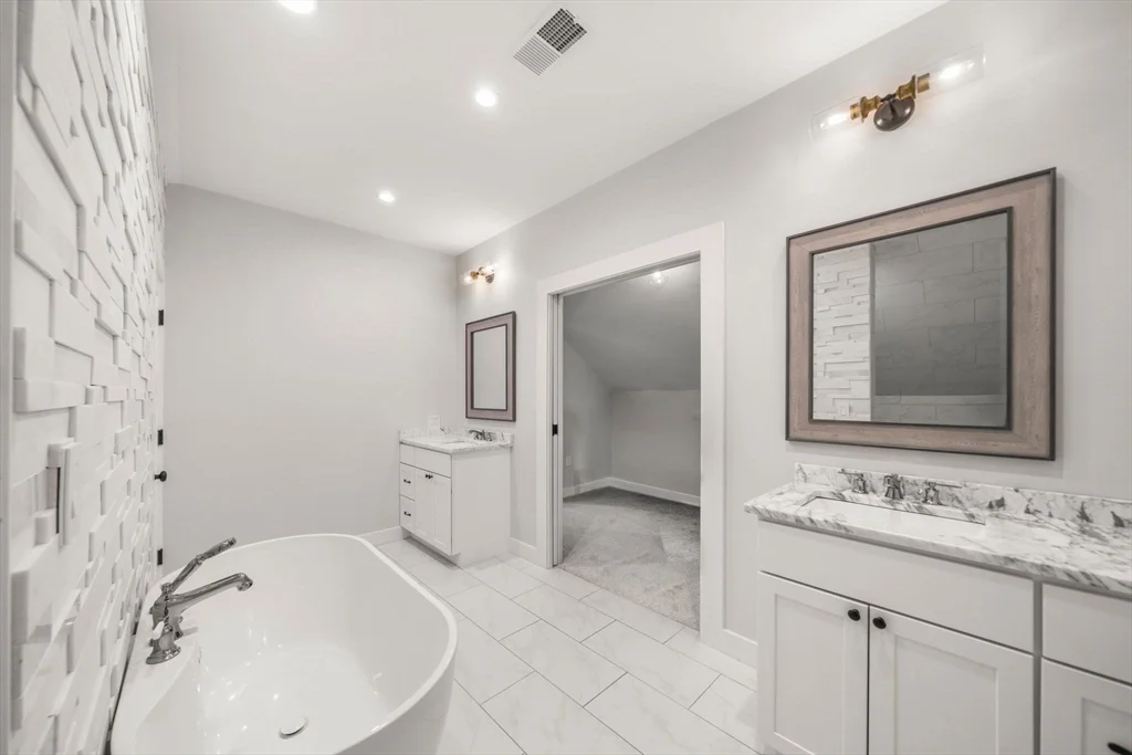 4 bed, 2 bath apartment for rent at 54 Canterbury Unit B, Hingham — photo 26 of 29