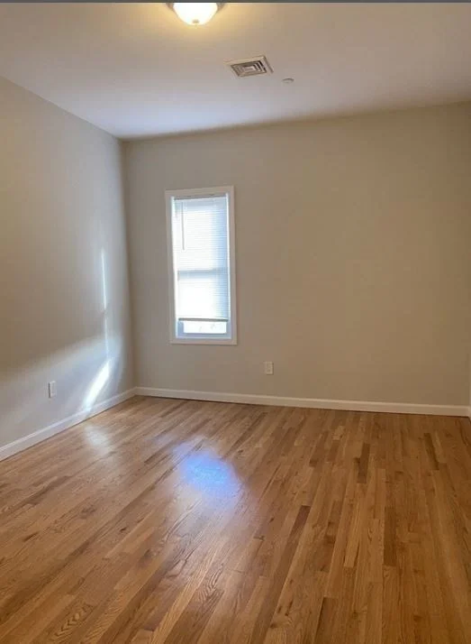 3 bed, 1 bath apartment for rent at 54 Cary Unit 5, Chelsea — photo 6 of 12