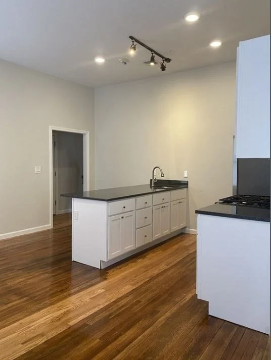 3 bed, 1 bath apartment for rent at 54 Cary Unit 5, Chelsea — photo 3 of 12
