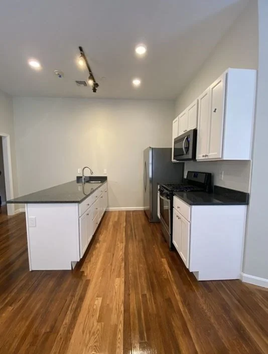 3 bed, 1 bath apartment for rent at 54 Cary Unit 5, Chelsea — photo 2 of 12