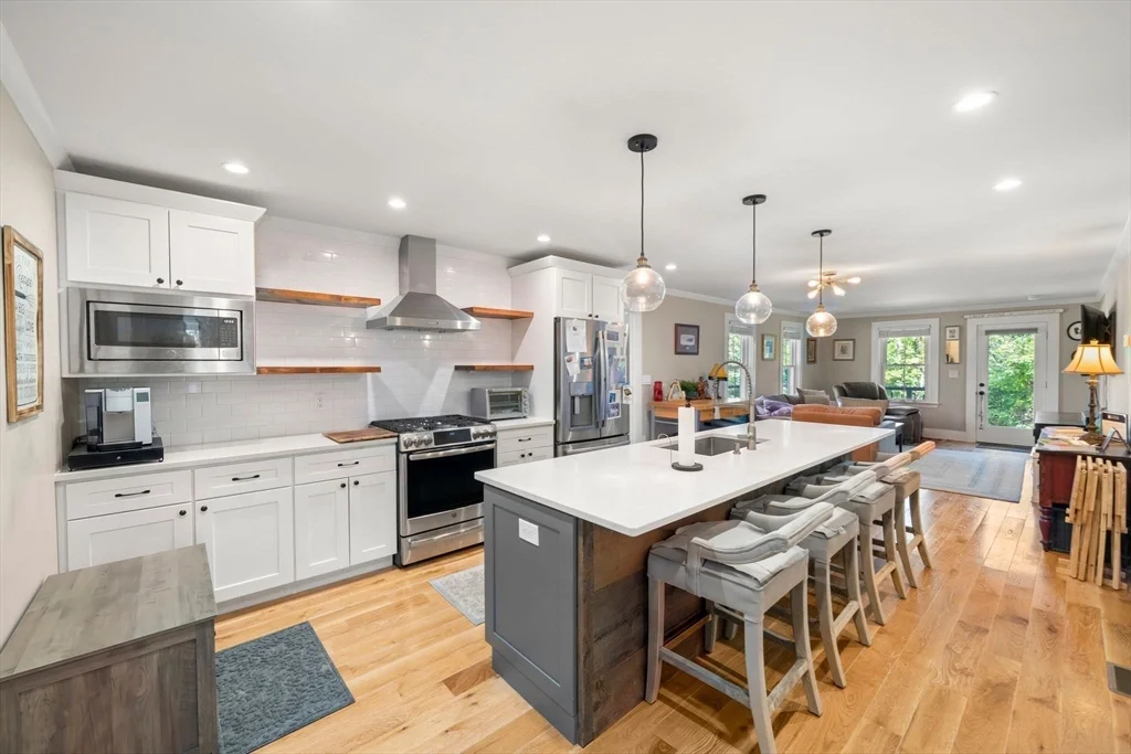 2 bed, 2 bath apartment for rent at 54 Caterbury Unit A, Hingham — photo 6 of 28