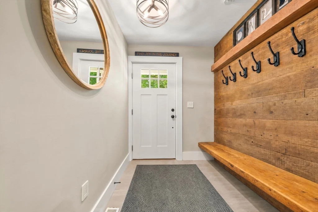 2 bed, 2 bath apartment for rent at 54 Caterbury Unit A, Hingham — photo 5 of 28