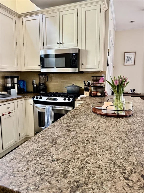 2 bed, 2 bath apartment for rent at 54 Chestnut St Unit 1, Charlestown — photo 7 of 14