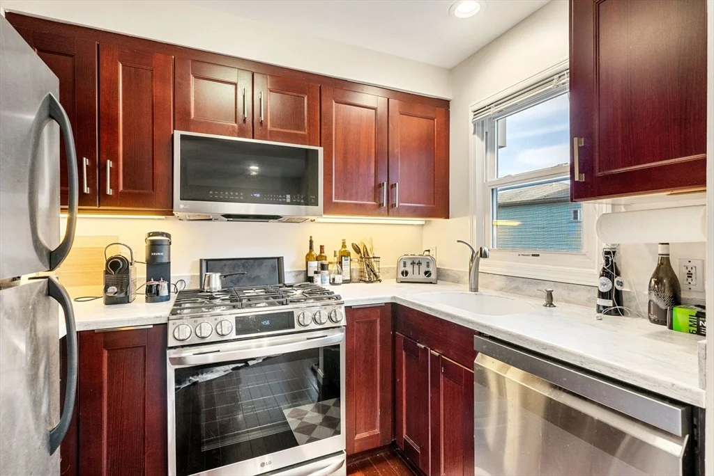 2 bed, 1 bath apartment for rent at 54 Crescent Ave Unit L, Dorchester — photo 11 of 28