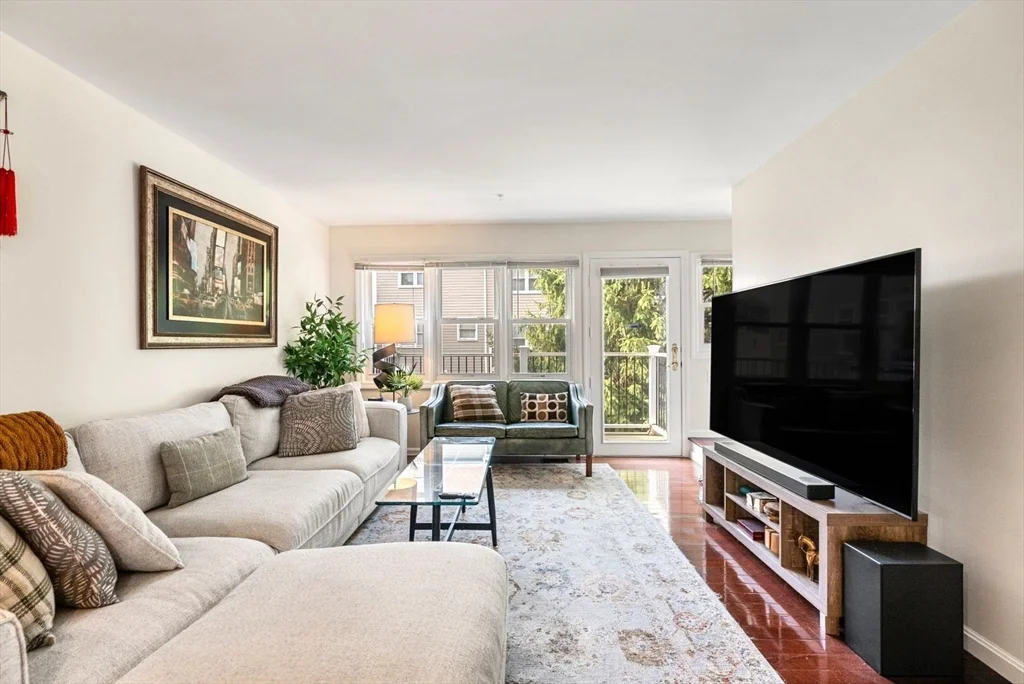 2 bed, 1 bath apartment for rent at 54 Crescent Ave Unit L, Dorchester — photo 3 of 28