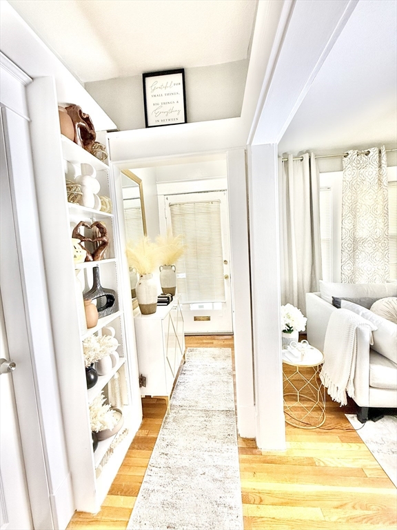 3 bed, 1 bath apartment for rent at 54 Draper St Unit 0, Forest Park — photo 3 of 17