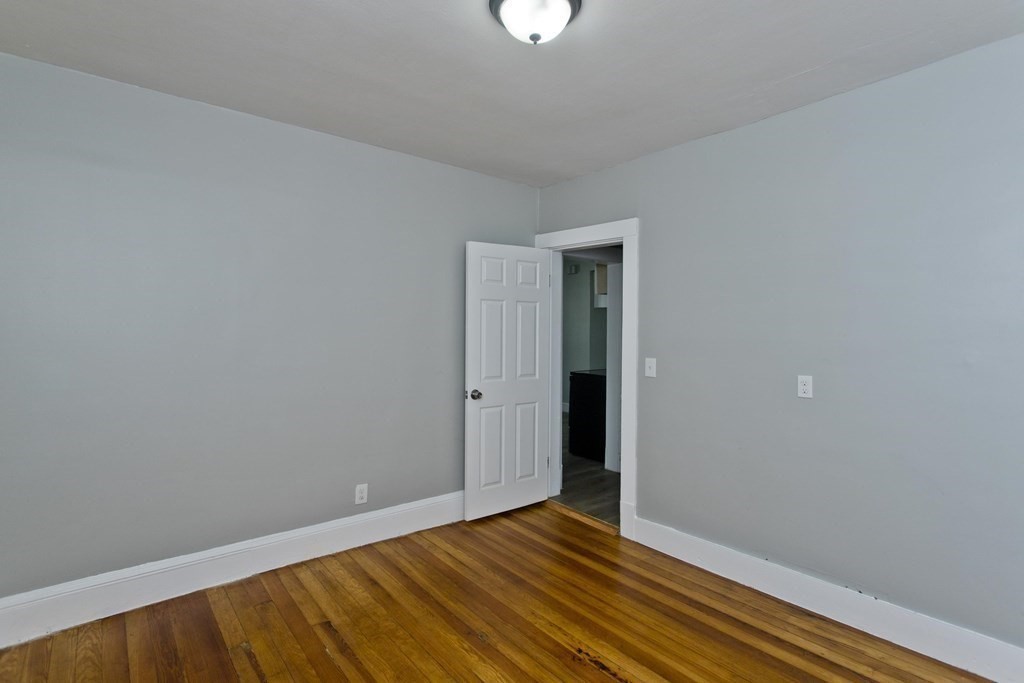 3 bed, 1 bath apartment for rent at 54 Draper St Unit 0, Forest Park — photo 12 of 17