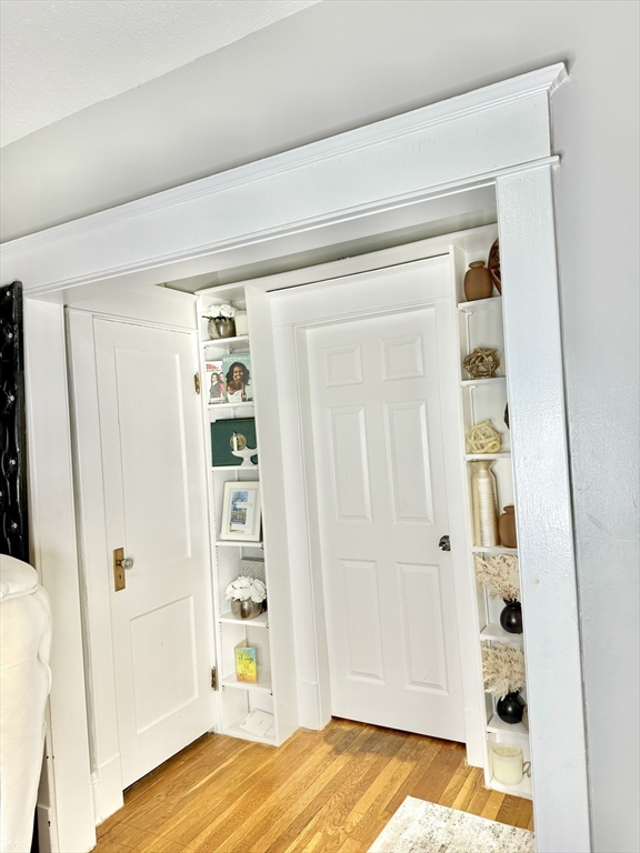 3 bed, 1 bath apartment for rent at 54 Draper St Unit 0, Forest Park — photo 4 of 17