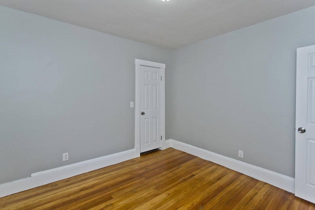 3 bed, 1 bath apartment for rent at 54 Draper St Unit 0, Forest Park — photo 13 of 17