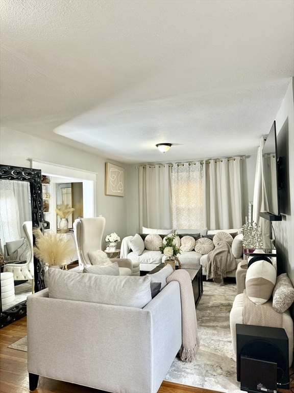 3 bed, 1 bath apartment for rent at 54 Draper St Unit 0, Forest Park — photo 7 of 17