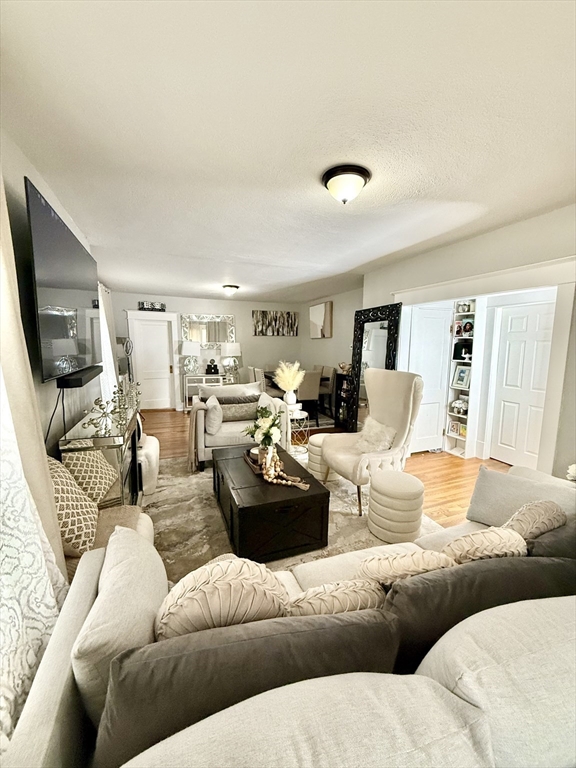3 bed, 1 bath apartment for rent at 54 Draper St Unit 0, Forest Park — photo 6 of 17